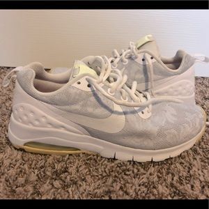 Nike Air Max Motion LW - white, size 8